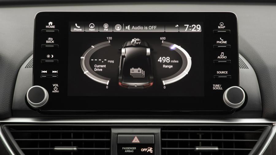 Детали интерьера Honda Accord Touring Hybrid 2017 года  (NA) (фото 37 из 170)